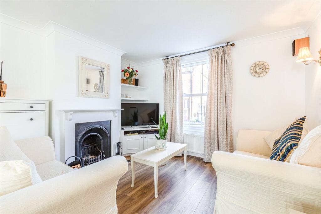 Albert Road, Addlestone, Surrey, KT15 photo 4