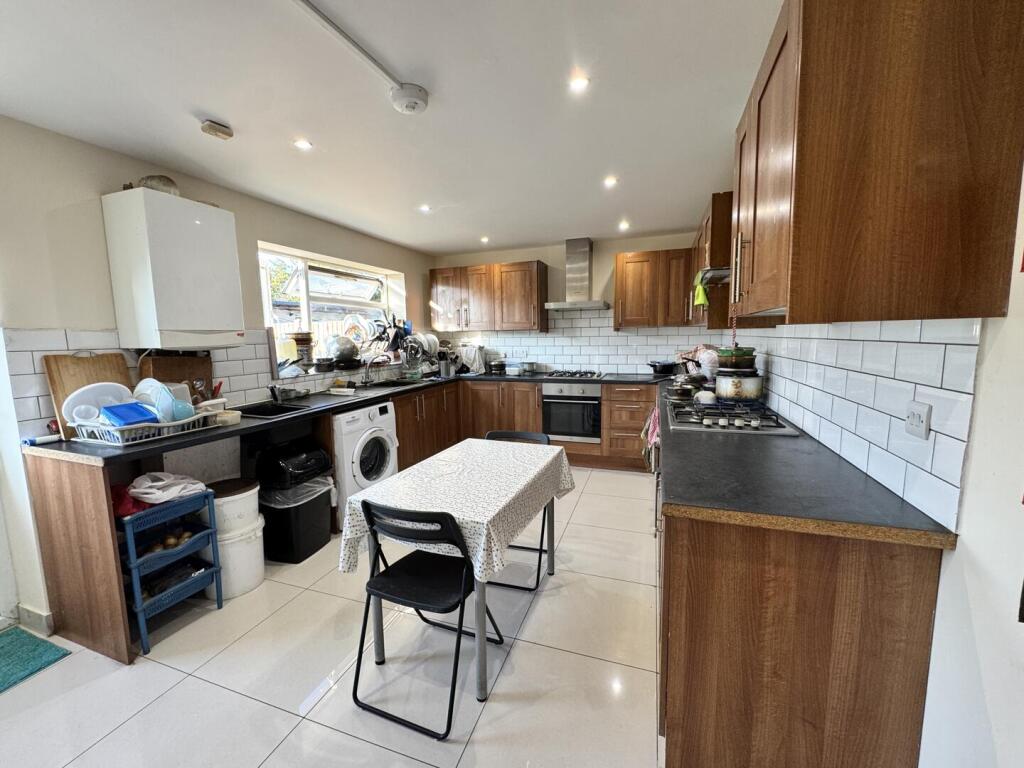 House in Twickenham - View 5