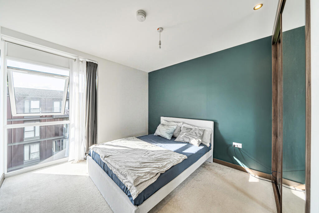 Apartment in London - More