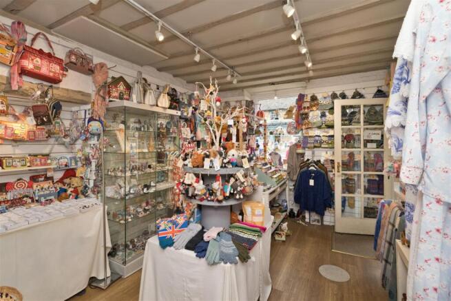 59 High Street - Retail Gift Shop 2.jpg