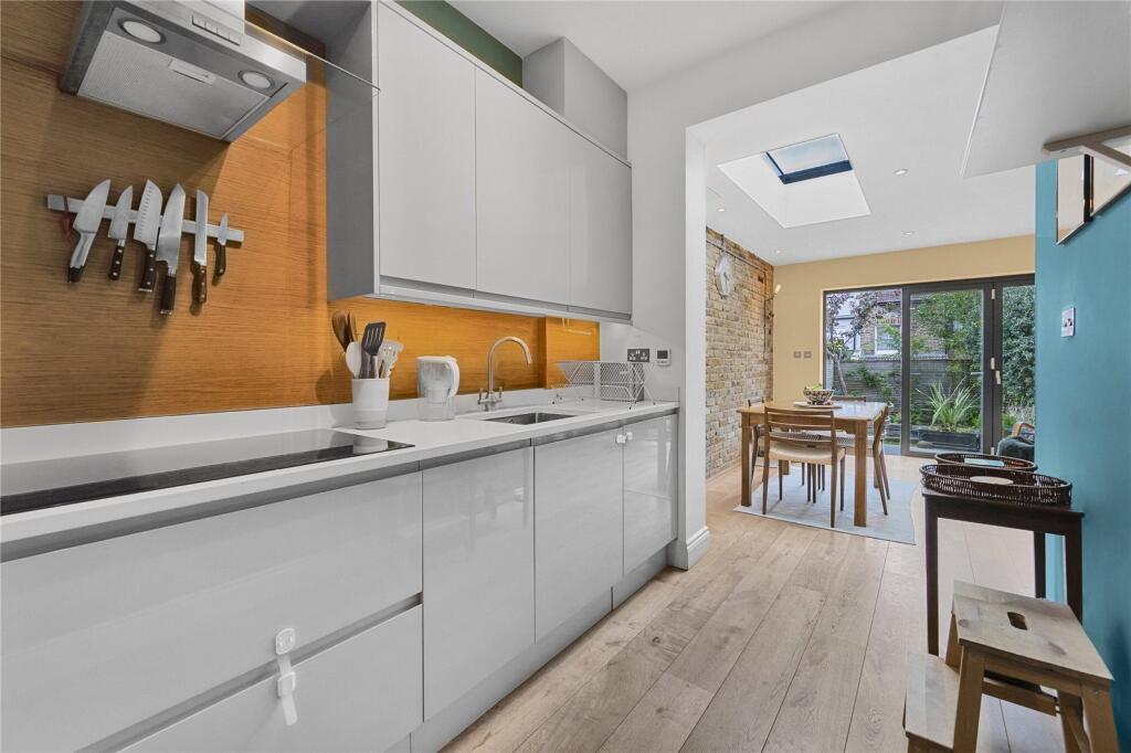 House in London, East Dulwich - More