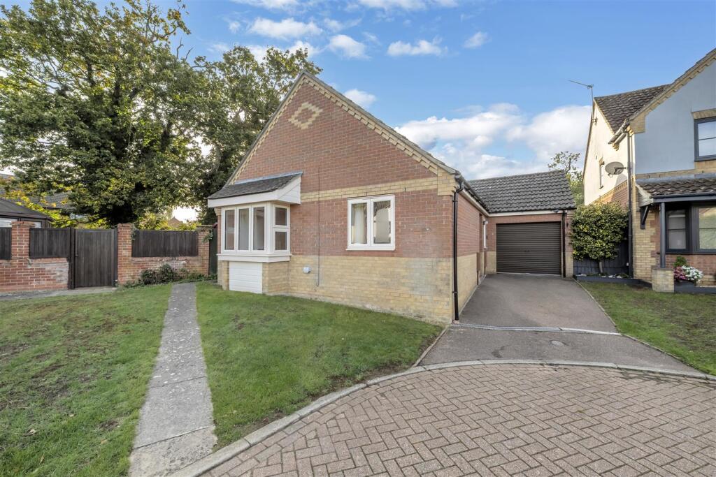 3-bed detached on Pheasant Close, Thurston, Bury St. Edmunds, £350,000
