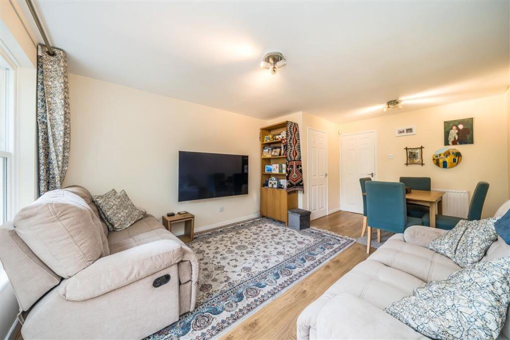 House in London - View 6
