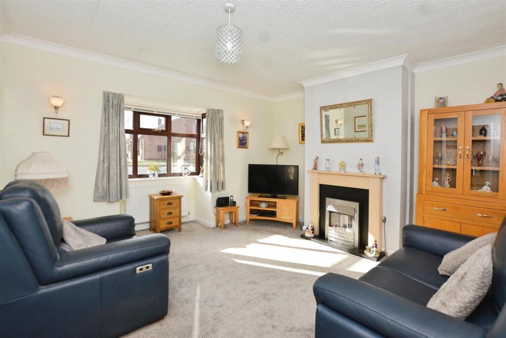House in Messingham, North Lincolnshire - View 2