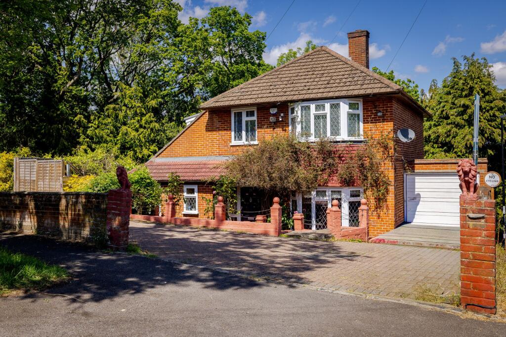 4-bed detached on Mitchley Avenue, Purley, CR8, £700,000