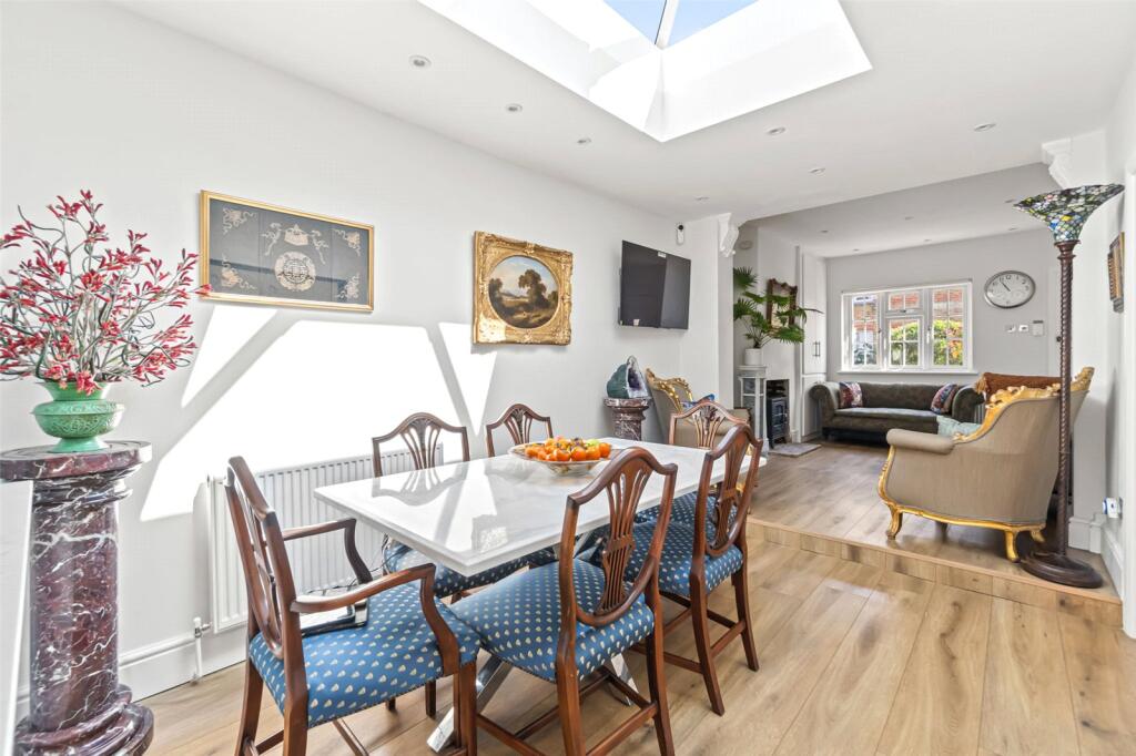 House in Twickenham - View 4