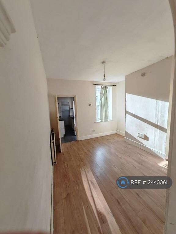 House in Leicester, City of Leicester - View 3