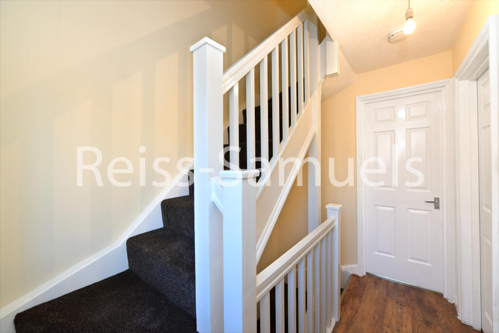 5 bedroom town house for rent