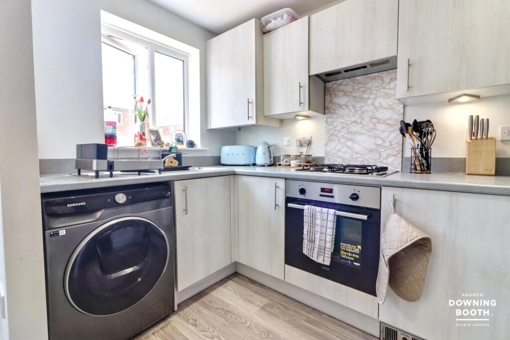 Neville Drive, Lichfield, WS14 0FF photo 4