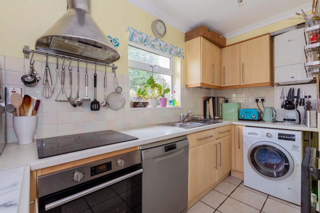 Marina Way, Cippenham photo 3