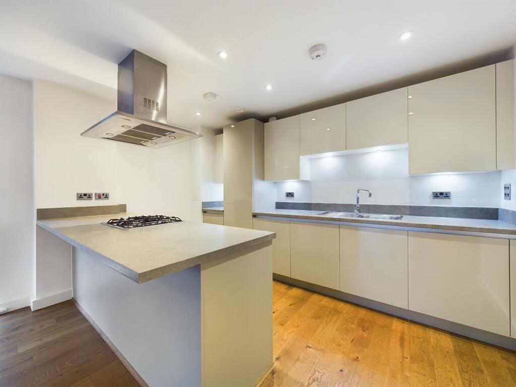 2-bed flat on Babbage Point,  Greenwich, SE10, £538,000
