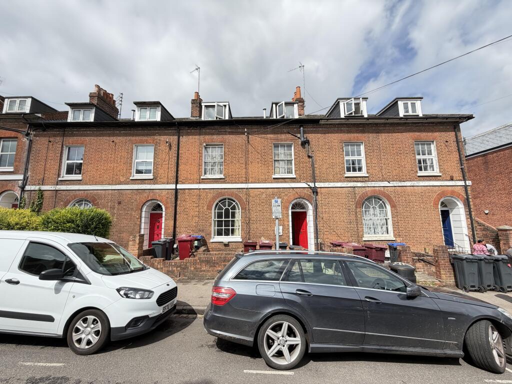 4-bed flat on 8 Russell Street, Reading, Berkshire, RG1, £400,000