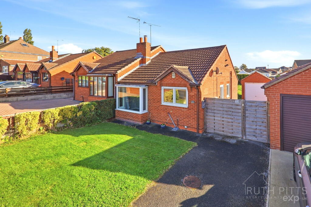 House in Wakefield, South Kirkby and Moorthorpe - View 2