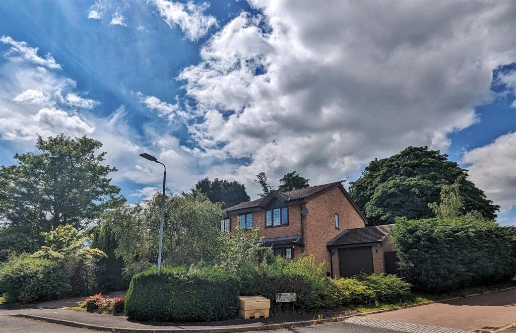 Walnut Drive, Whitchurch photo 3