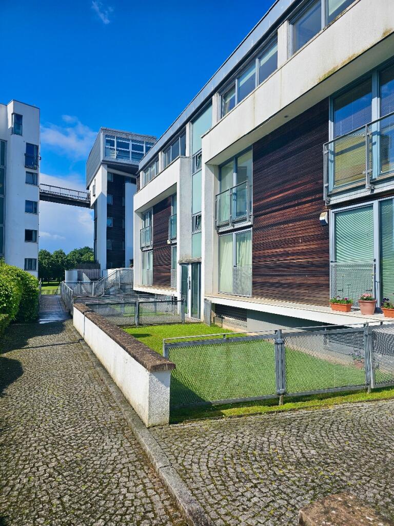 Main image of property: 9 1-2 Lanark Street