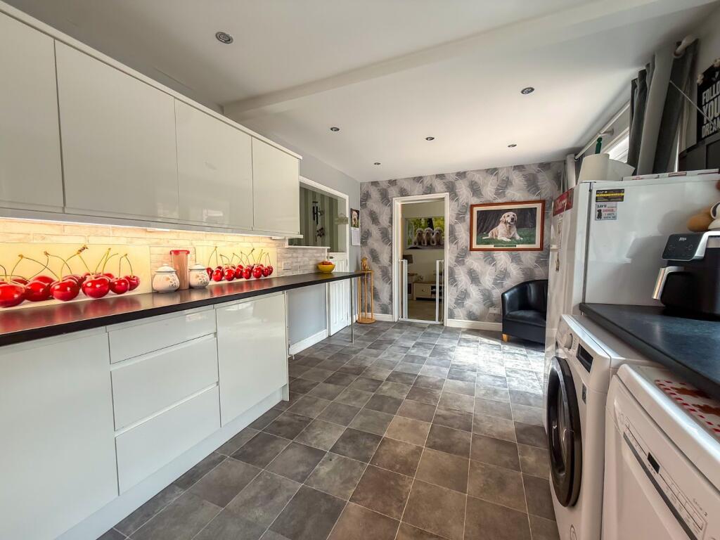 Kingsmead, Nailsea, North Somerset, BS48 photo 4