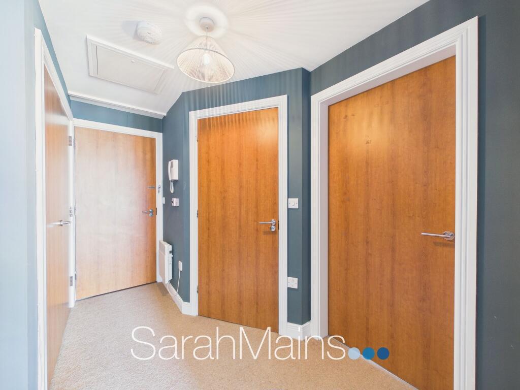 Apartment in Newcastle upon Tyne - View 5