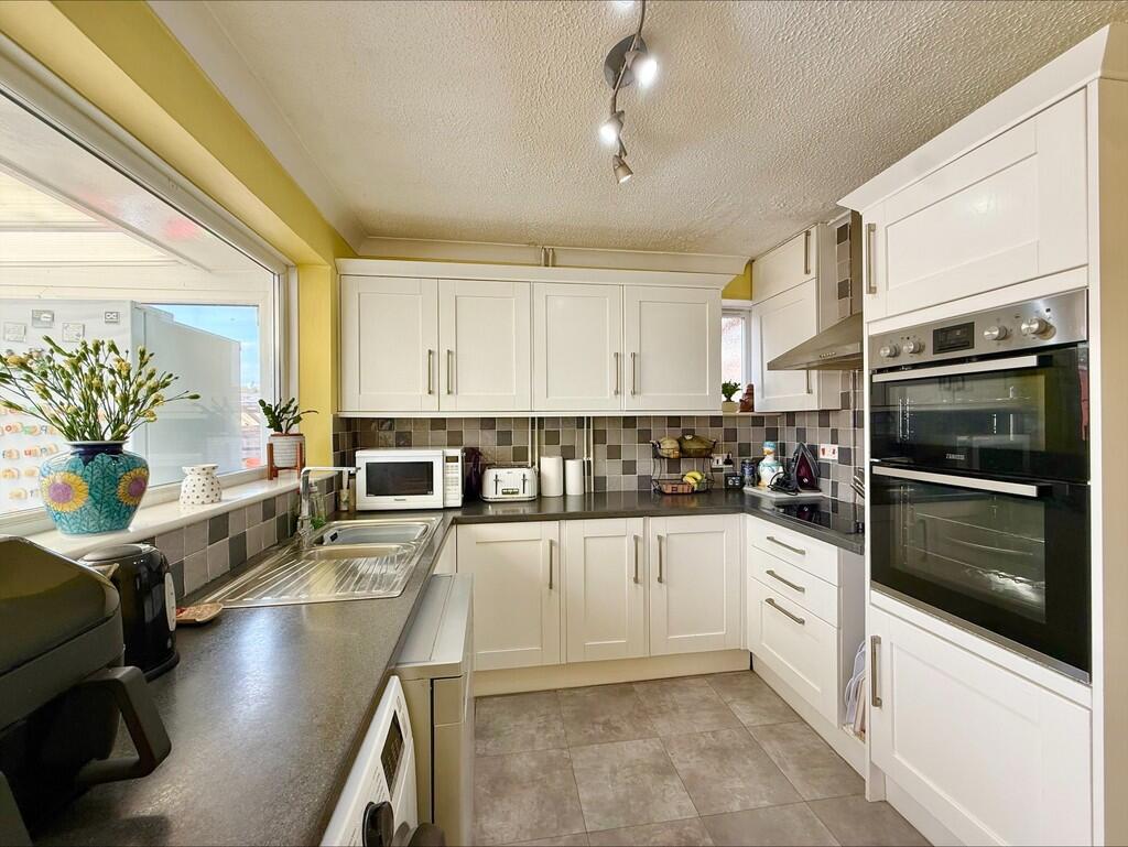 Ormesby Road, Hemsby photo 4