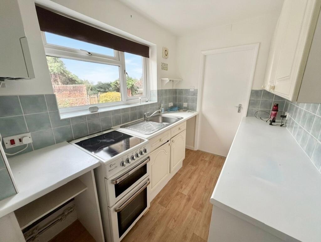 Apartment in Tonbridge and Malling, Higham Wood - View 3