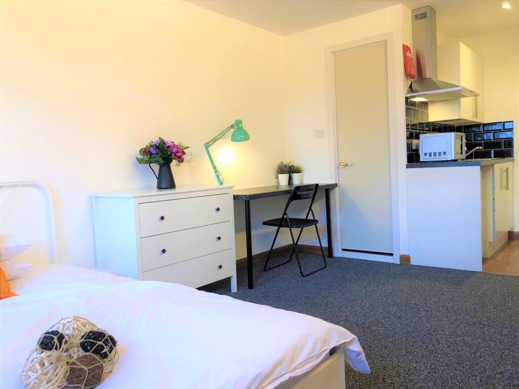 Studio flat for rent