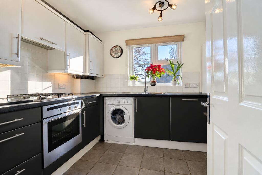 Apartment in Hemel Hempstead - View 4