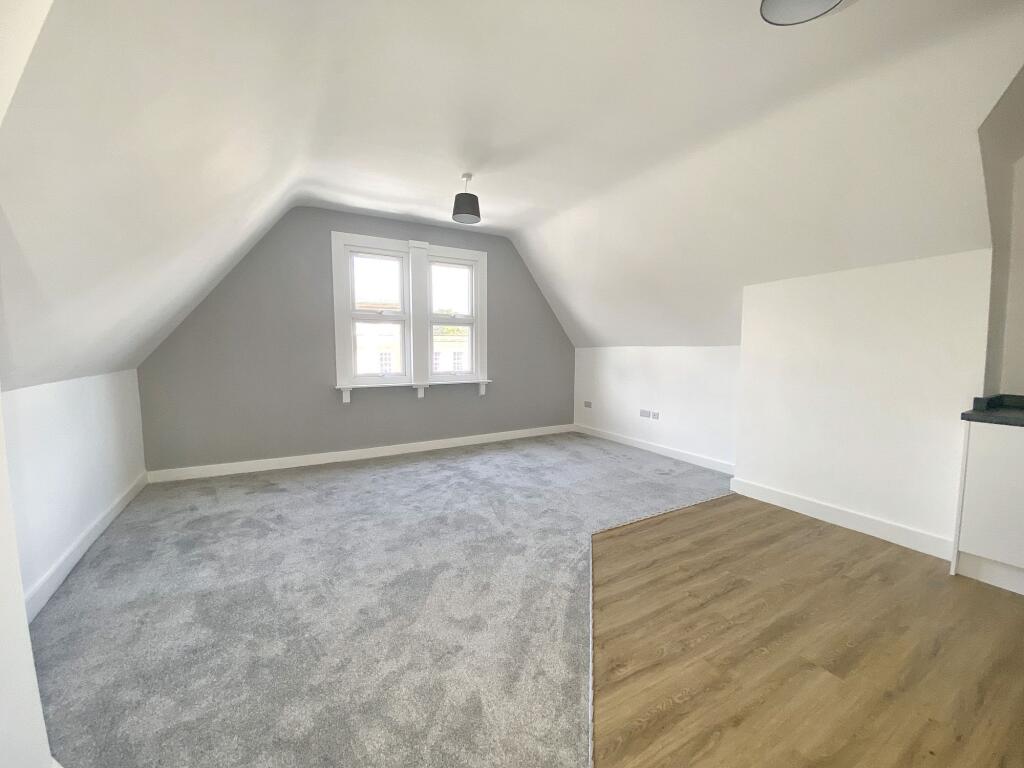 Apartment in Worcester - View 4