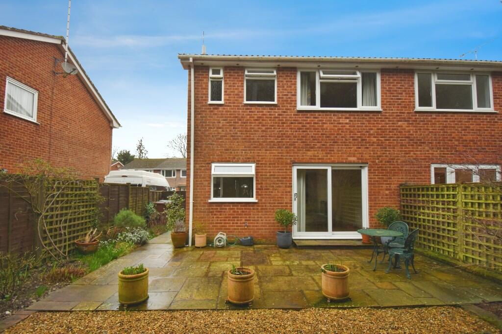 Southfields Close, Bishops Waltham SO32 photo 4