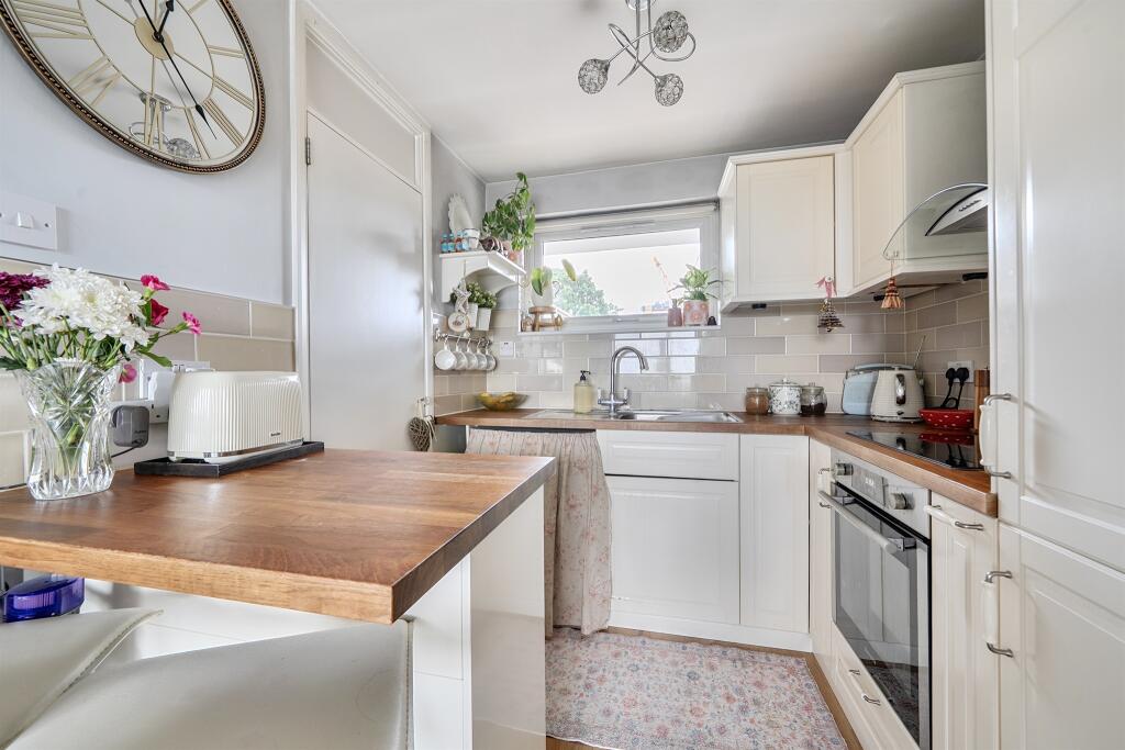 Apartment in London - View 5
