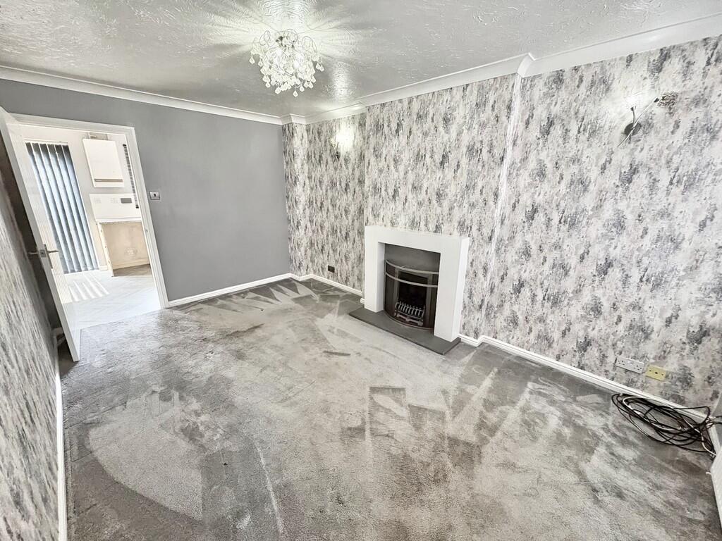 Woodford Avenue, Lowton, Lancashire photo 3