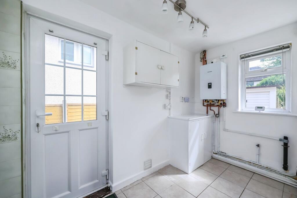 Gardendale Avenue, Clifton, Nottingham, NG11 - View 6