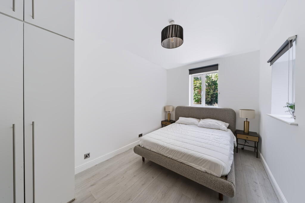 Apartment in London - More
