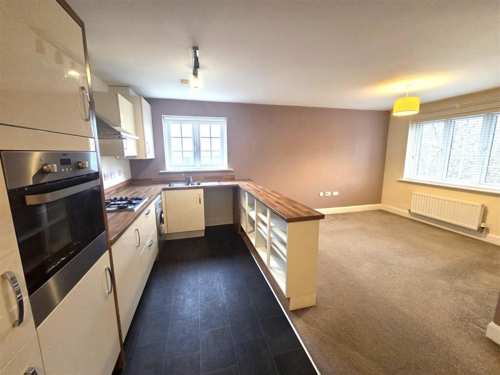Apartment in Newark and Sherwood, The Meadows, Ollerton and Boughton CP - More