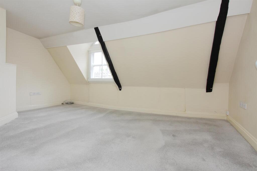 Apartment in Salisbury - View 3