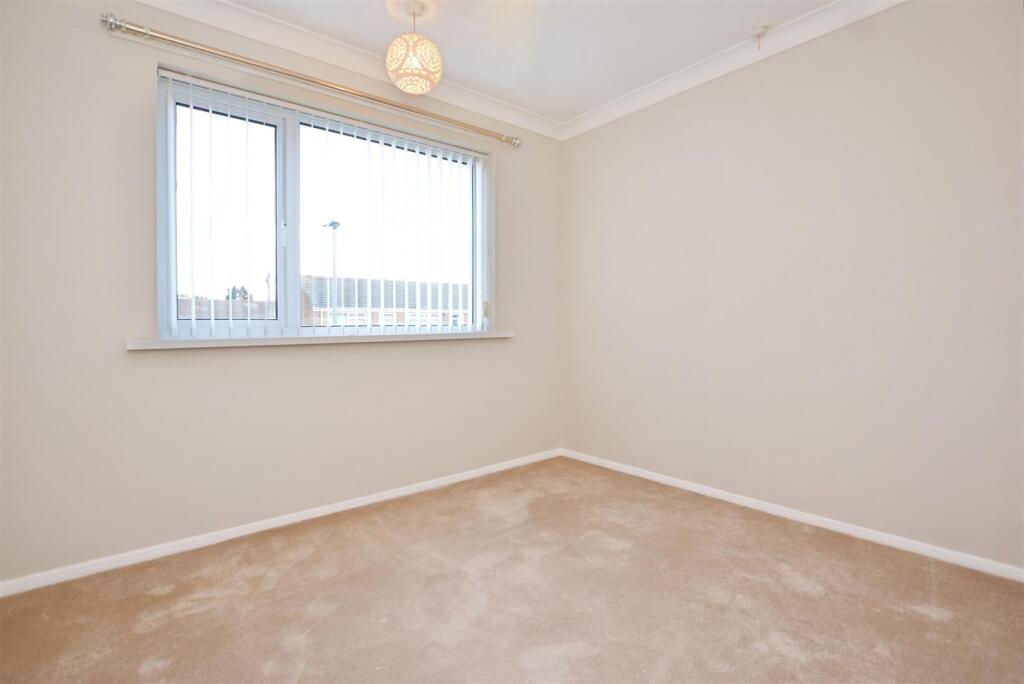 Apartment in Doncaster, North Lincolnshire - View 5