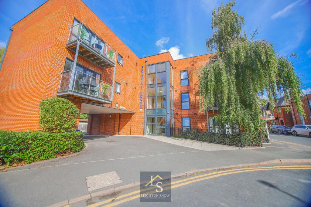 2-bed flat on Mellor Road, Prospect House, SK8, £270,000