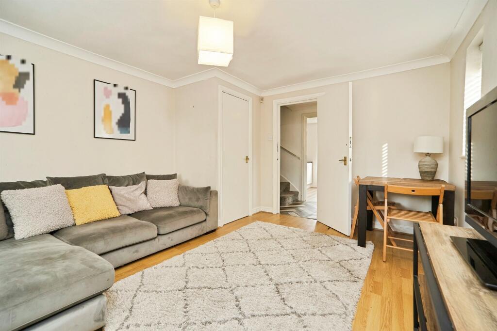 House in Leeds, West Yorkshire - View 4
