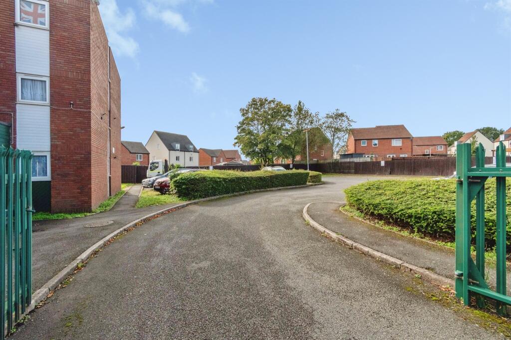 Apartment in Dudley - View 2