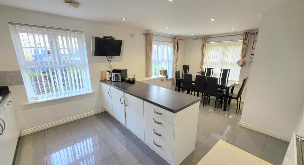 House in Manchester, Charlestown - View 5