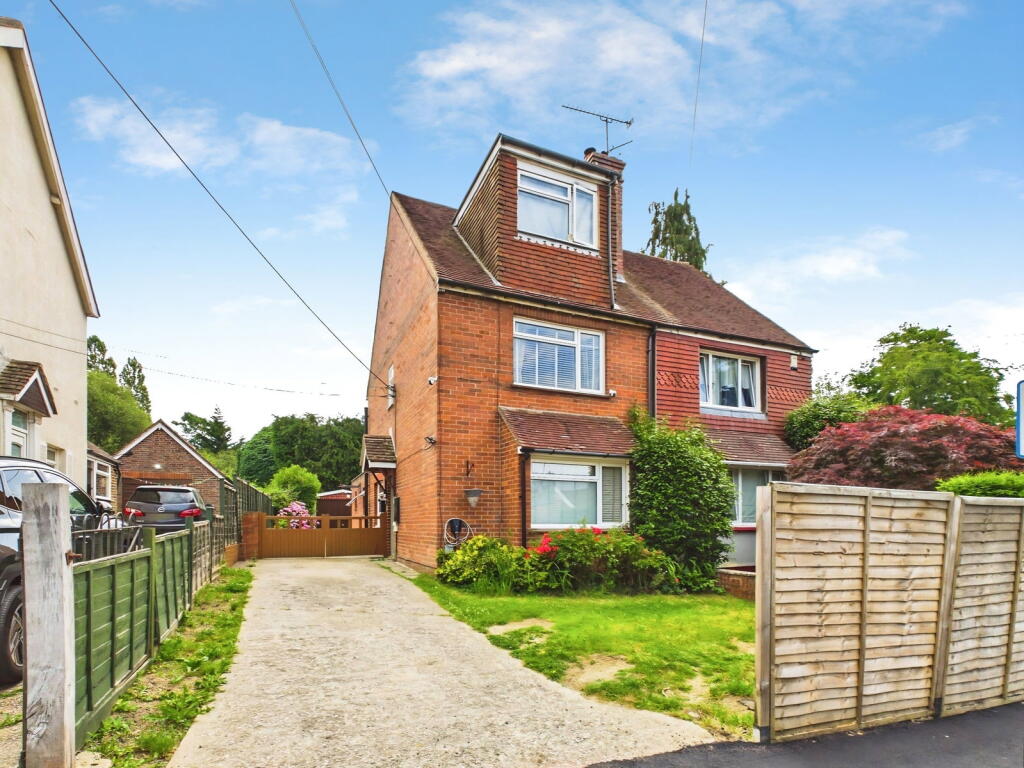 House in Faygate, Durrant's Village, Colgate - View 2