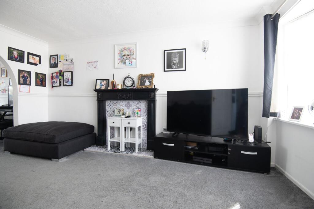 Torrington Crescent, Wellingborough, NN8 - View 3