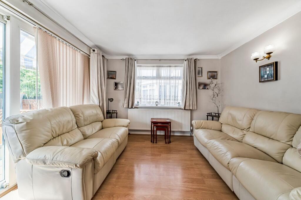Craigwell Avenue, Lower Feltham, TW13 photo 4