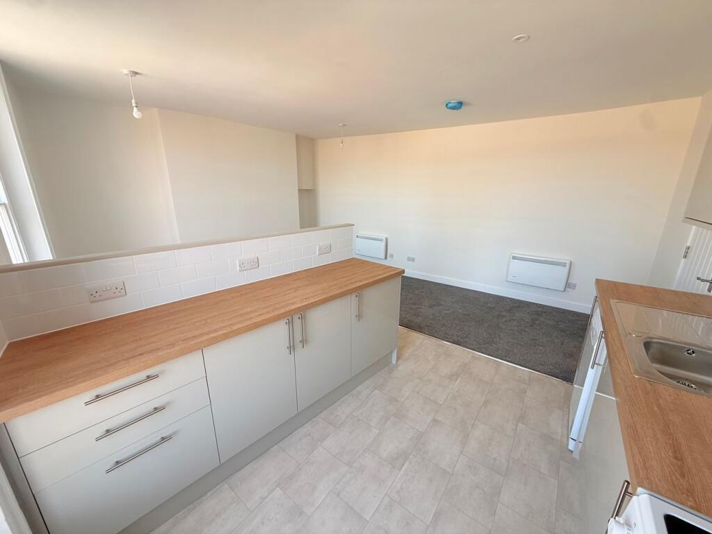 Apartment in Taunton, North Town - More