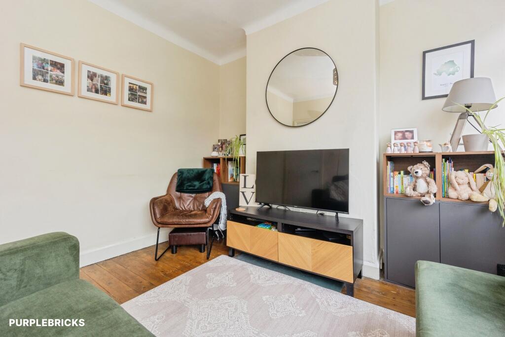 House in Stockport, Heaton Norris, Cheadle Heath - View 3