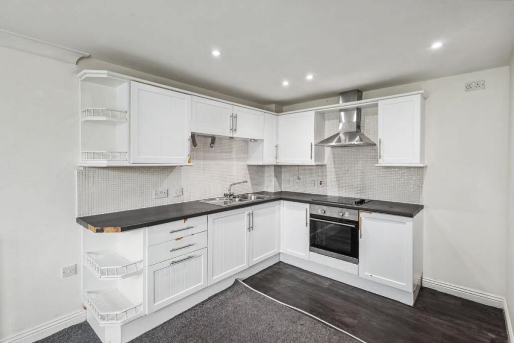 14 Henshaw Mews, Yeadon, Leeds, West Yorkshire, LS19 7TT photo 2