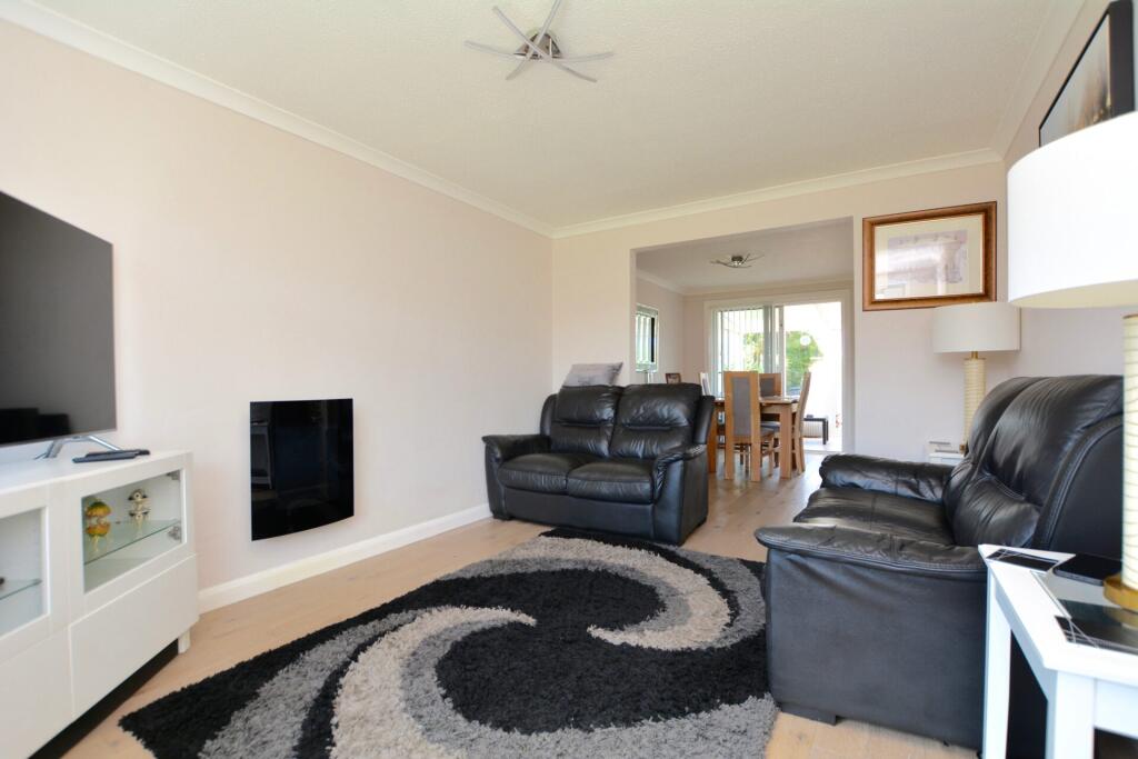31 Whins Road, Barassie, Troon, KA10 6UE photo 4