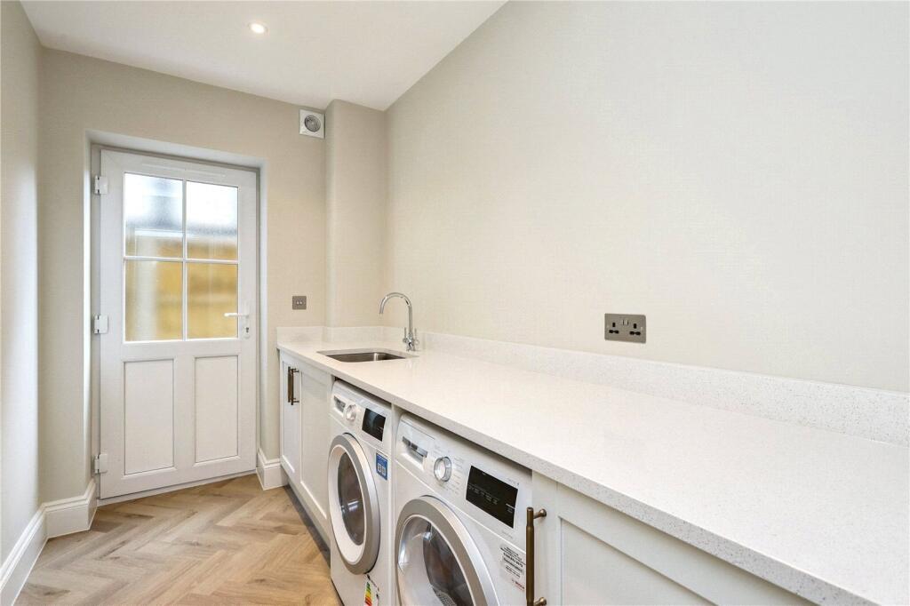 Hersham Road, Walton-On-Thames, KT12 photo 4