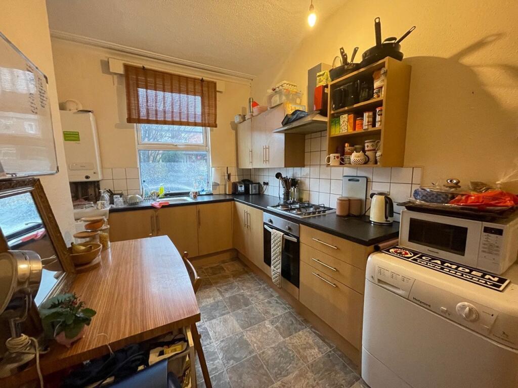 House in Leeds - View 2
