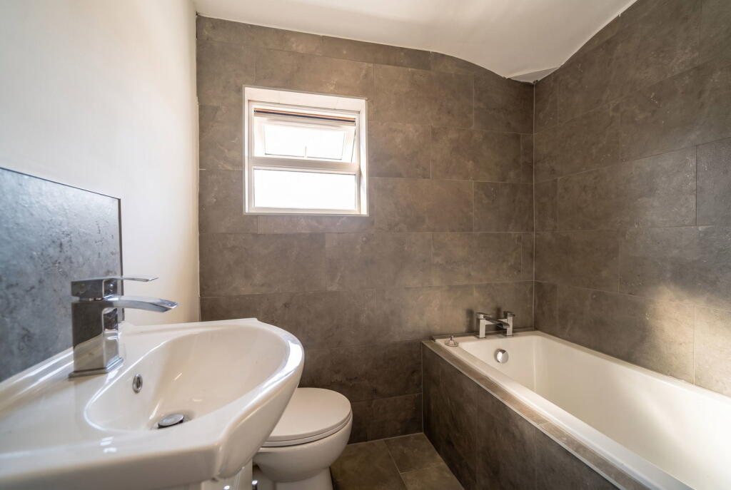 Langstone Road, Yardley Wood - View 6