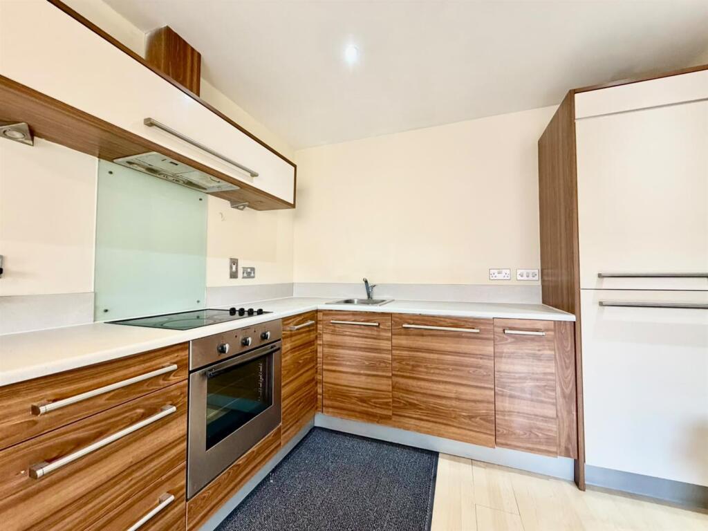 Apartment in Birmingham, West Midlands - View 3