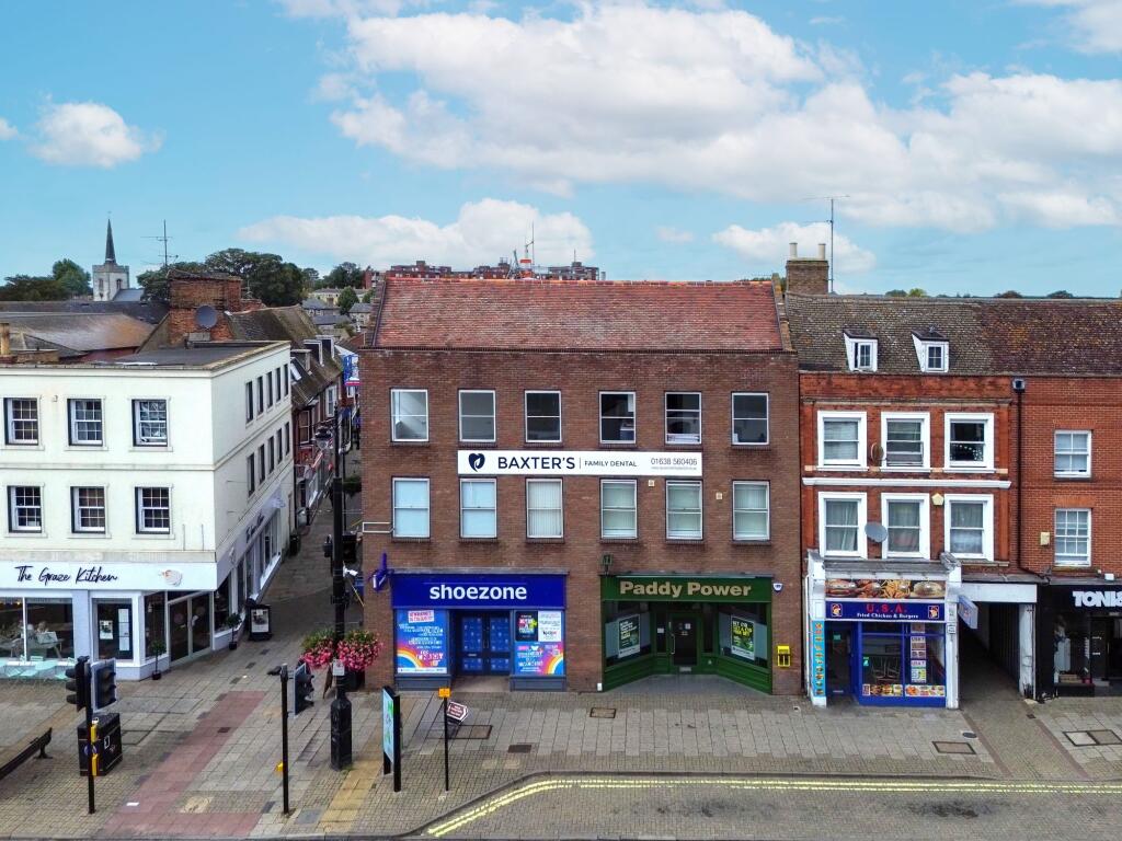 Wellington Street, Wellington House Wellington Street, CB8